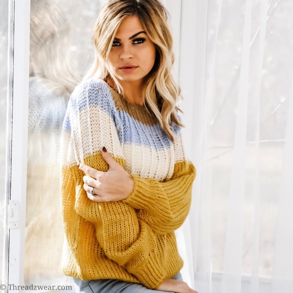 New! Cable knit color block sweater - Picture 2 of 4